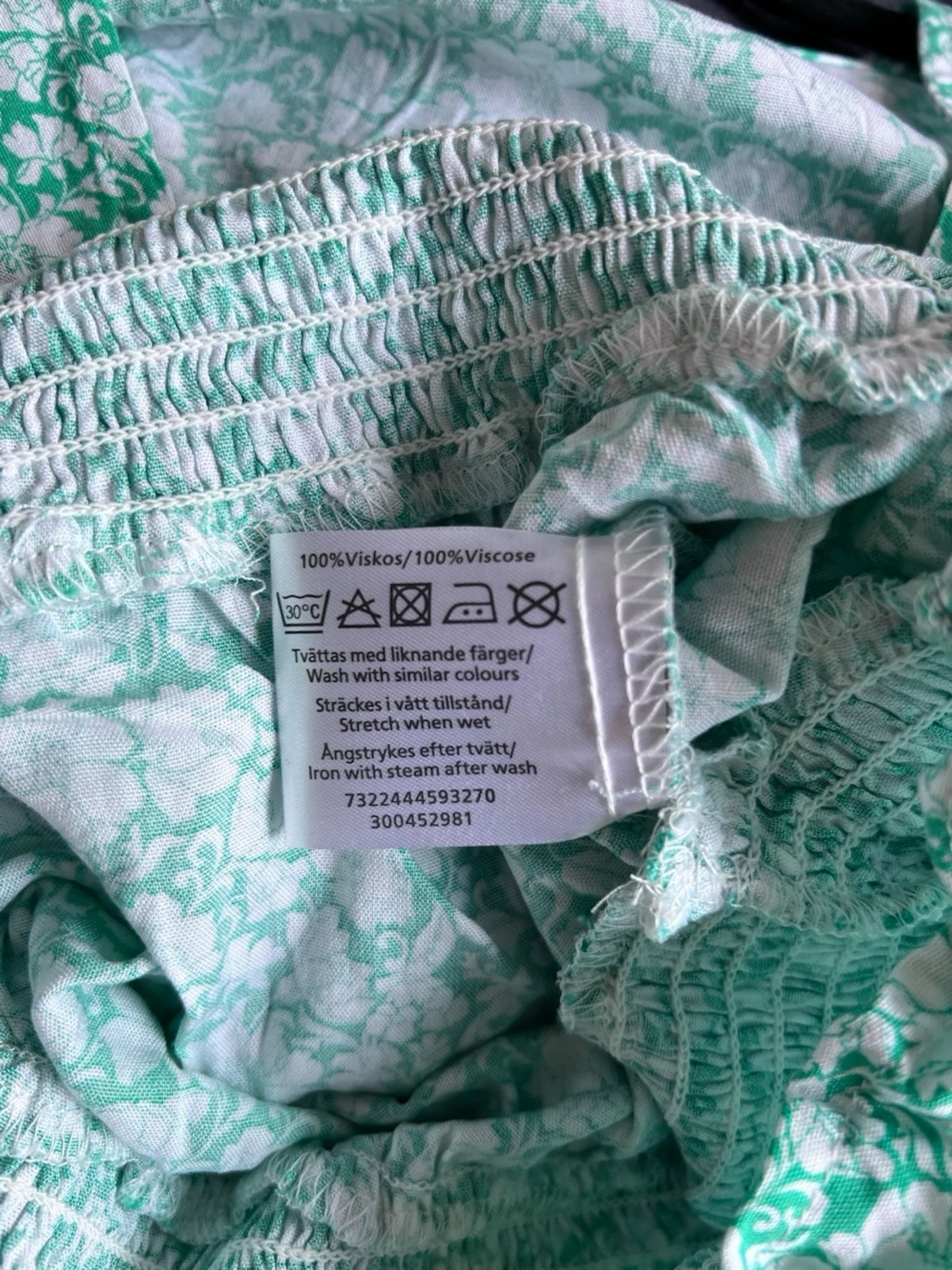 Ljusgrön blommig omlottopp med volang, stl XS - 4