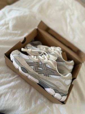 Asics  - Snygga Asics, skriv för fler bilder / frågor !!