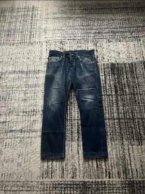 Dondup Jeans  - |Dondup Jeans| | Storlek: W32  | Skick: 9/10| Medföljer: inget| Frågor eller funderingar tveka inte på att höra av dig!