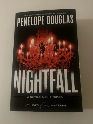Nightfall av Penelope Douglas - Nightfall är en engelskspråkig pocketbok av Penelope Douglas.