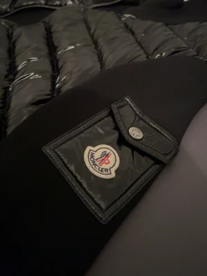 Moncler Cardigan  - Storlek L. Passar mellan 175-185cm. 65-78kg. 