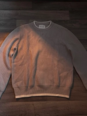 Maison Margiela Tröja  - Storlek L, aldrig använd och är i nyskick 