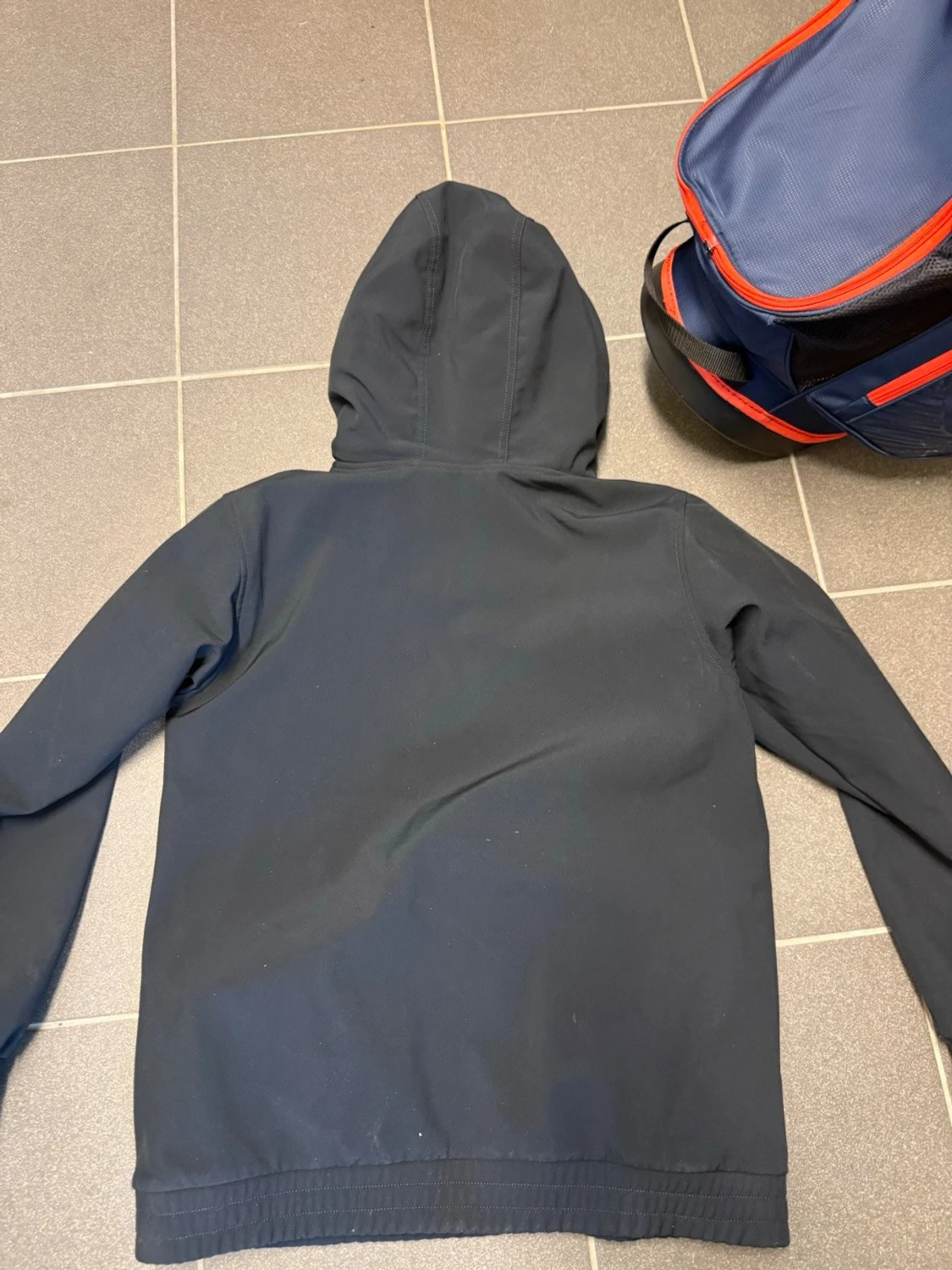 Mörkblå hoodie med magficka - 1