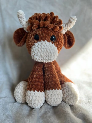 Virkad ko - Den är ca 28 cm hög 🌸 kossan har Säkerhetsögon som inte rekommenderas för barn under tre år! 