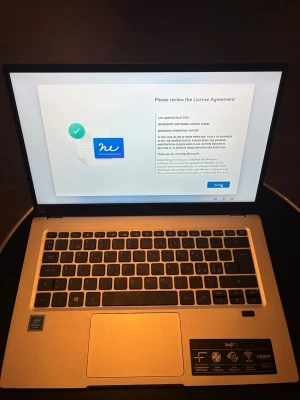 Acer Swift 1 bärbar dator silver - Säljer en snygg och tunn Acer Swift 1 laptop i silver med svart tangentbord. Datorn har en stor skärm, Intel-processor och HDMI-port. Chassit är i metall och designen är modern och stilren. Perfekt för studier eller surf. Windows är installerat.  Storage 119 GB • Graphics Card 128 MB Installed RAM 4,00 GB Intel(R) UHD Graphics 605 Speed: 2400 MHz Processor Intel(R) Pentium(R) Silver N5030 CPU @ 1.10GHz 