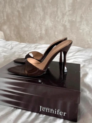 Bruna klackar/ pumps  - Storlek 36. NYSKICK!