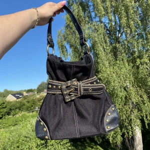 Kathy Van Zeeland väska🤩 - Säljer denna skitsnygga vintage Kathy Van Zeelandväskan i superfint skick!☺️🤩