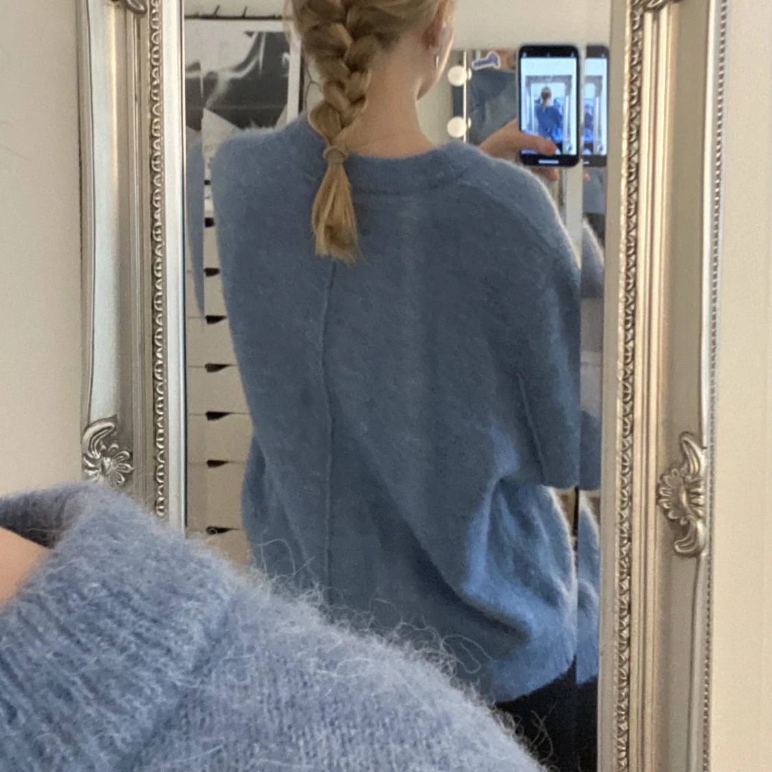 Blå stickad tröja - 91