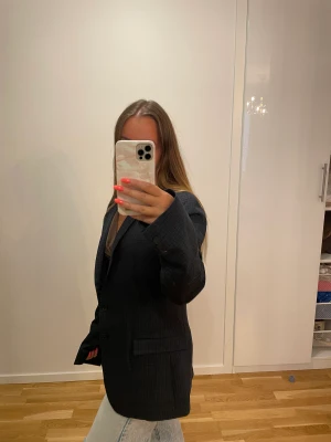 Hugo Boss kappa  - Aldrig använd storlek S 
