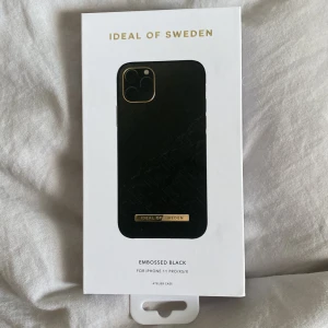 Ideal of Sweden skal - Skit snyggt ideal of Sweden mobilskal!! Helt ny i orginalförpackning. Säljer eftersom vi köpte fel storlek!! Nypris 500 kr mitt pris 200 kr💗För iPhone 11 pro, XS och X. Möts helst upp men fraktar även!! Skriv om ni är intresserade💗
