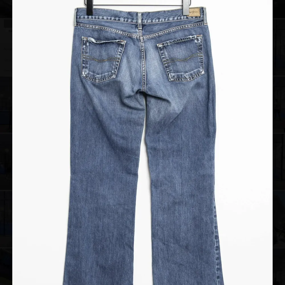 Skit snygga pepe jeans köpta från zalando pre own, dom är i super bra skick men passar tyvärr inte mig. Jeans & Byxor.