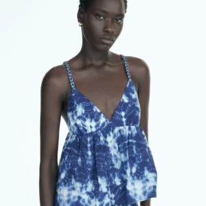 Zara topp - Säljer nu min zara topp jag köpte för 360. Storlek S.