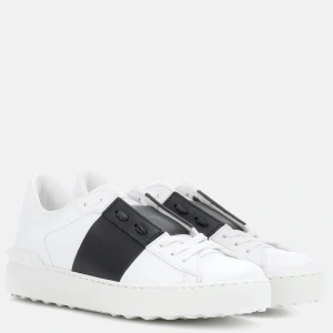 Söker Valentino skor  - Söker ett par valentino skor. Storlek mellan 45-47 och pris mellan 1000-2500. Köper bara äkta, skriv gärna om ni har och vill sälja!