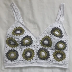 Virkat linne - Ett handgjort virkat linne i 100% bomullsgarn. Var inte blyg med frågor och tryck gärna på köp nu! (Priset är diskuterbart) 💗😊