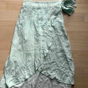 Kjol - Superfin lång kjol från Kappahl i storlekarna 146-152 💗