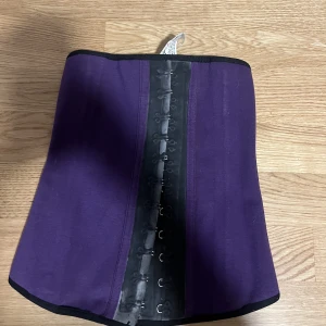 Waisttrainer - Waisttrainer för träning, ha hemma eller under kläder för en slimmad midja och hourglass figur 