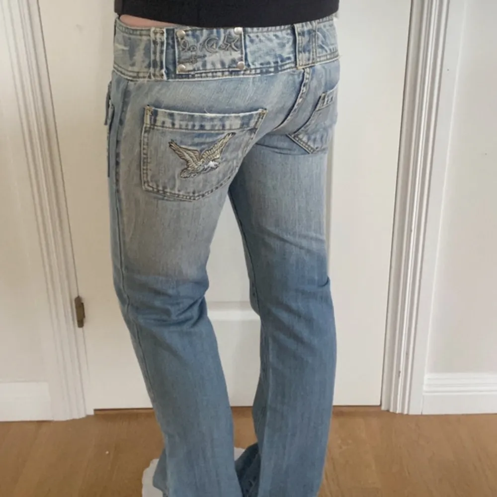 Skit snygga bootcut jeans🩷🩷🩷midjan tvärs över 40 cm, innerben 70. Jeans & Byxor.
