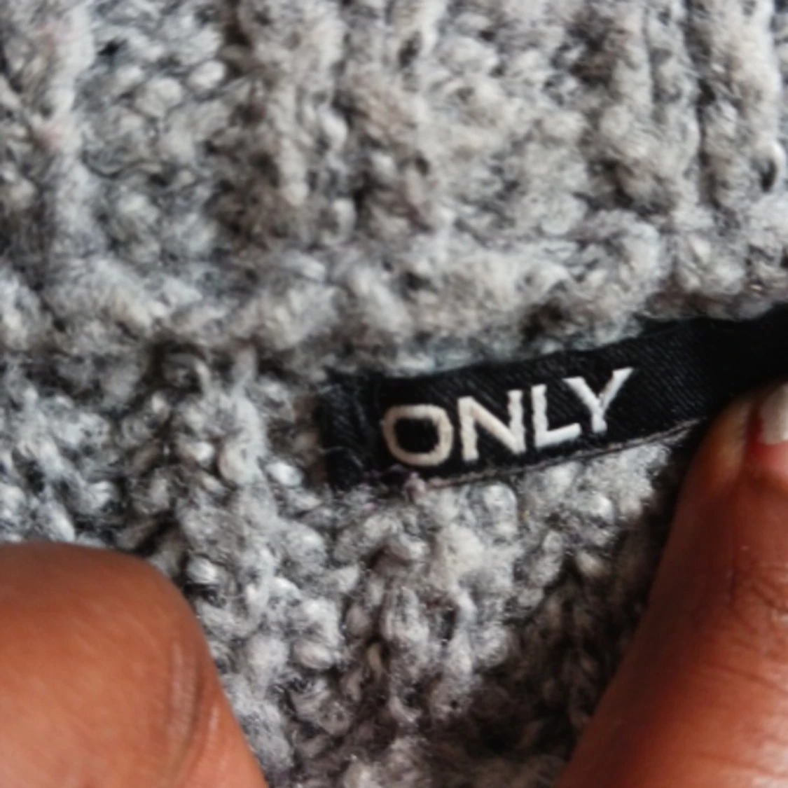Grå stickad tröja  - 90