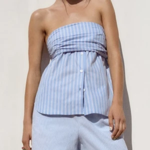 Topp  - Superfin topp från zara. Toppen är oanvänd och prislappen är kvar. Ordenarie pris 329kr