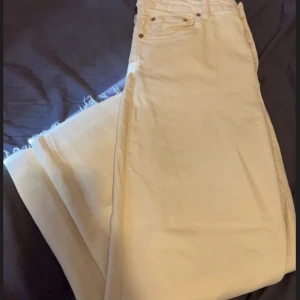 Jeans - Oanvända byxor fast borttagen prislapp