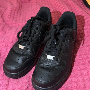 Nike Air  - Använda några par gånger, mycket bra skick. Nypris 1.095kr 