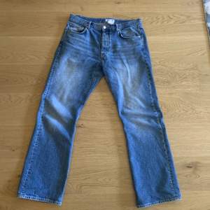 Säljer mina fina hope jeans med den eftersökta modellen ”rush” i  storlek 33, mycket bra skick. Priset är inte fäst i sten. För frågor eller funderingar kom pm💛