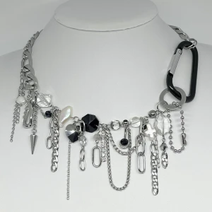 handgjort chunky halsband - handgjort halsband,  kedjor i rostfritt stål  42.5 cm, kan justera efter önskemål frakt via plick / 30kr frakt med frimärken 