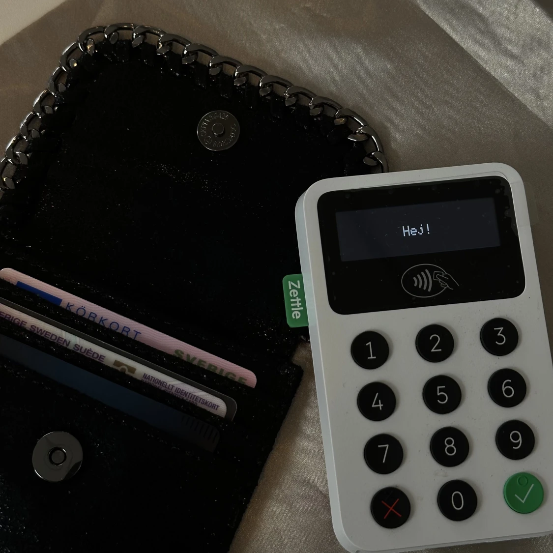 L’étui UF korthållare