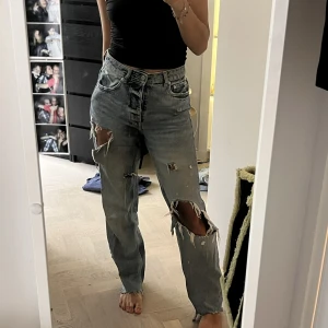 Håliga jeans - Ginatricot x Anine Bing jeans Köpare står för eventuell fraktkostnad, möts upp i Stockholm 🧡