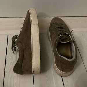 Vagabond Paul 2.0 - Skick 9.5/10 har använt dem ett par gånger. Mockan ser helt ny ut bara sulan på tecken på lite användning.  Allt på bilden ingår  Ny pris 1300