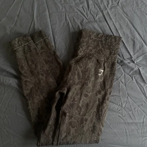 Tights från Gymshark - Säljer ett par superfina tights från Gymshark som tyvärr börjar bli för små. Fin scunch bak