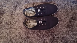 Canvas skor  - Sparsamt använt fint skick