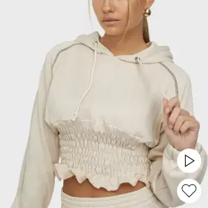 Jättefin hoodie som tyvärr är för liten för mig, sparsamt använd 