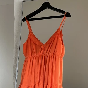 Vero Moda Maxiklänning S - Helt ny med tags // Slutsåld på hemsidan // Nypris 699 kr // Frakt tillkommer