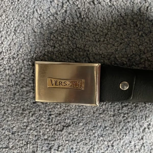 Äkta Versace bälte  - Äkta vintage Versace bälte. Använder aldrig.  