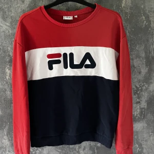 Fila sweatshirt  - Sweatshirt från fila i storlek M  Väldigt bra skick
