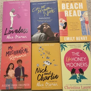 BOOKTOK BÖCKER - booktokböcker, nyskick! alla på engelska,skriv för information om boken:)du står för frakt! the unhoneymooners: 90kr my mechanical romance: 70kr nick and charlie:70kr loveless: 100kr call me by your name: 80kr beach read: 100kr billigare om du köper flera