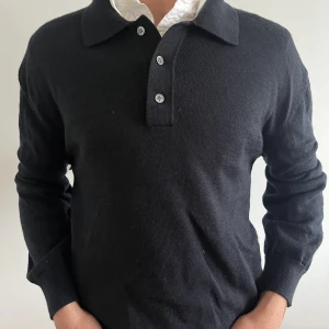 Rugby tröja  - Säljer en riktigt fin arket tröja storlek L passar även M skicket är 8/10 köpt för cirka 800kr mitt pris 299kr