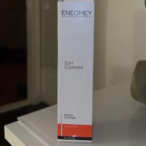 Säljer denna Eneomey soft cleanser då jag råkat köpt dubbelt av den! nypris 400!💗