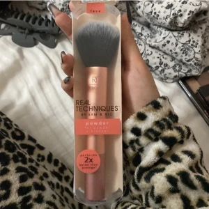 oanvänd Real techniques  - Helt ny och oanvänd real techniques borste. Köparen står för frakten ❤️