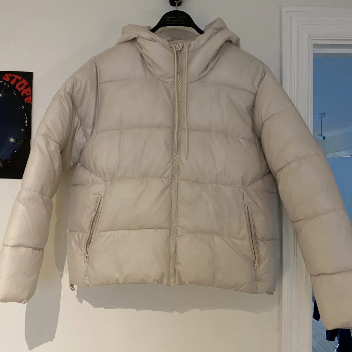 Vit glansig pufferjacket - 90