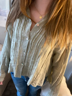 Tröja  - Så fin tröja från zara så fin Genomskinlig grön tröja ❤️