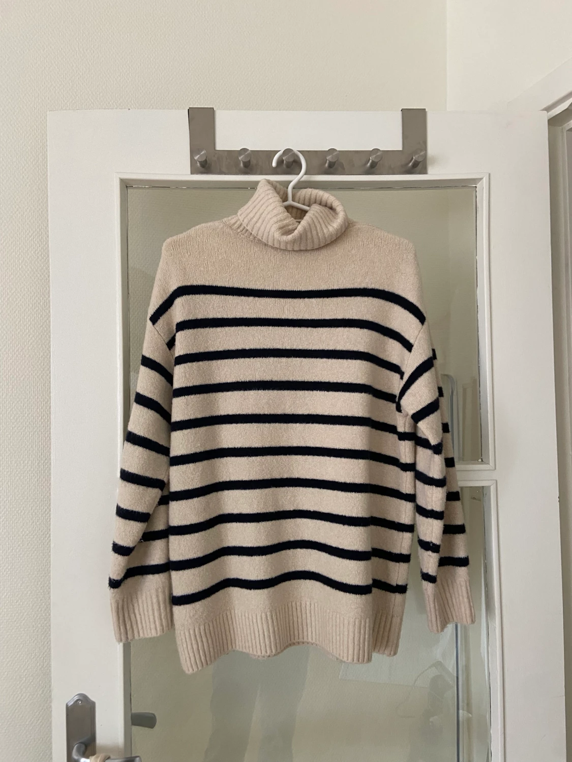 Stickad randig tröja