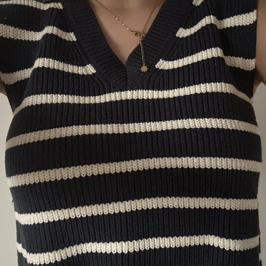 Vitblårandig topp/väst  - 90