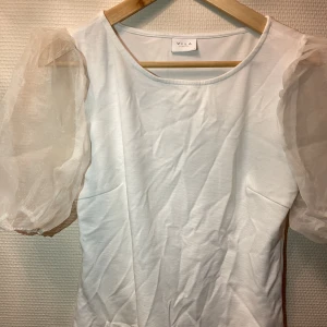 Tröja från vila - Tröja /blus  från vila i väldigt bra skick, storlek l men passar även m. 