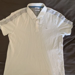 Tröja - Storlek M Calvin Klein