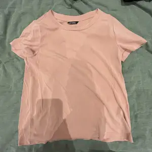 Rosa T-shirt från mobil i superskönt material