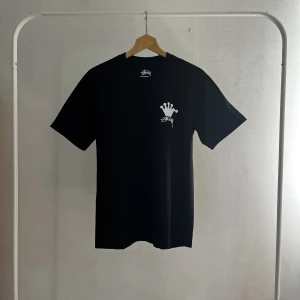 Stussy T-shirt - En äldre stussy tshirt i storlek medium.