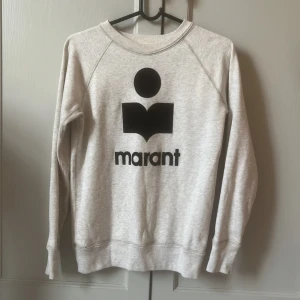 Isabel markant tjocktröja - Jag säljer min isabel marant tröja pga att den inte kom till användning❣️Ändast använd ett få tal gånger och är i perfekt skick💕