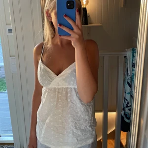 Topp - Bra skick, står ingen storlek men skulle gissa på XS/S💗